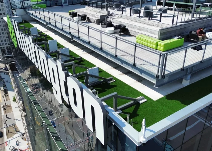 Commercial rooftop turf installation at Huntington Bank